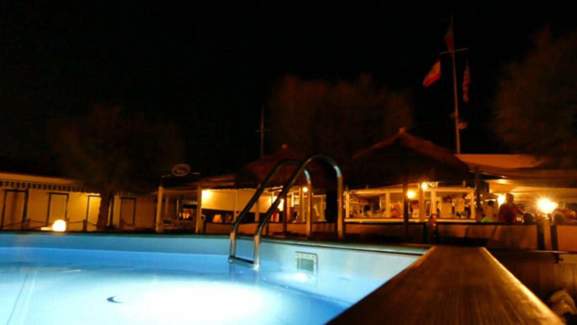 Bed And Breakfast Bagno Venezia Marina Di Carrara Exterior foto